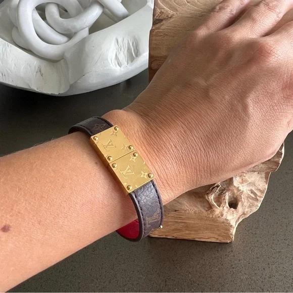 Louis Vuitton Red Brown Bracelet with Gold Accents - Picture 4 of 12